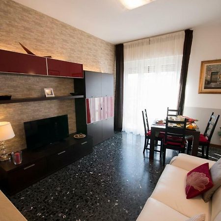 A Casa Di Simone A Viareggio Lägenhet Exteriör bild