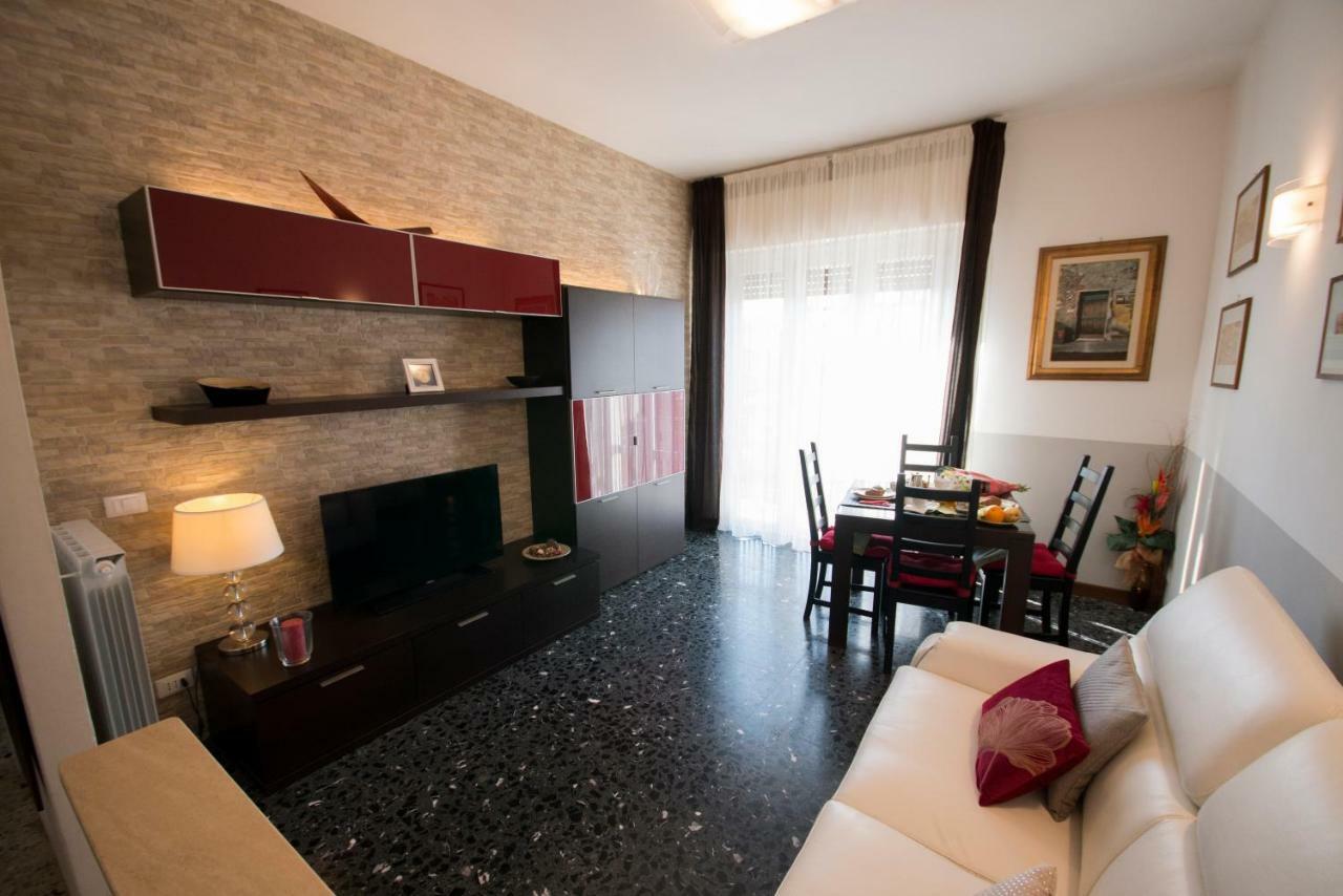 A Casa Di Simone A Viareggio Lägenhet Exteriör bild